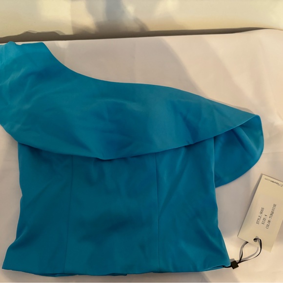 NEW WITH TAGS One shoulder turquoise top with ruffle detail by Ashley Lauren - Picture 1 of 4